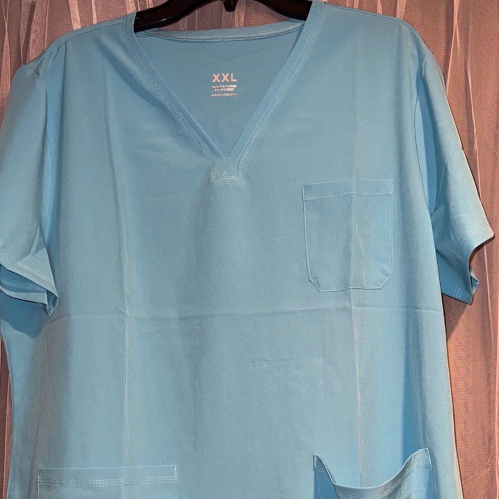 Woman’s scrubs xxl blue